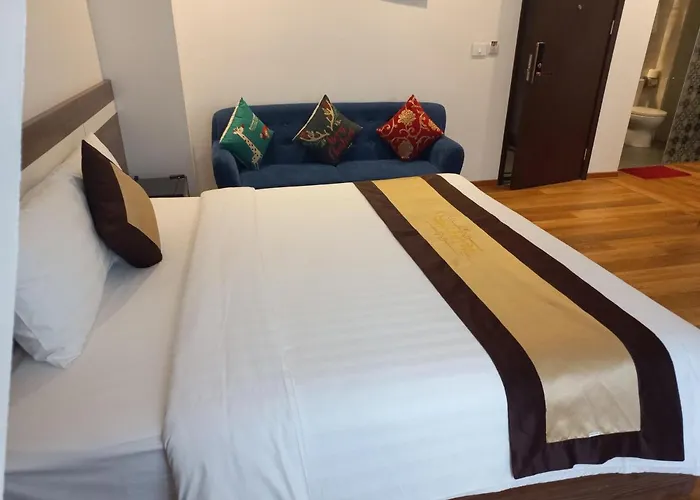Tung Luxury Hotel 3*